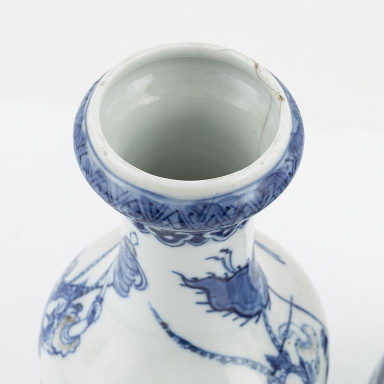 Two blue and white vases, late Qing dynasty, end of 19th Century.