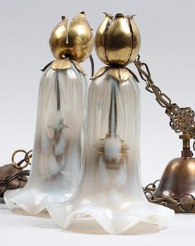 TAKARMATURER, ett par. Glas, jugend, 1900-talets första hälft.