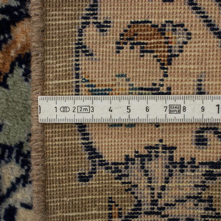 MATTA, Keshan, ca 418 x 310 cm.