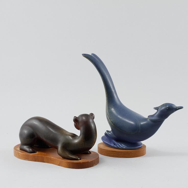 FIGURINER, 2 st, stengods, Gunnar Nylund, Rörstrand, 1900-talets andra hälft.