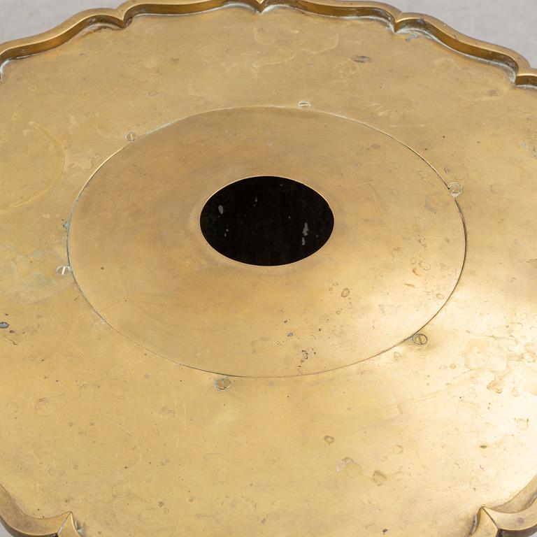 A Chinese brass stove, Qing, circa 1900.
