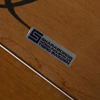 A walnut dining table from Skaraborgs Möbelindustri AB, Tibro, second half of the 20th Century.