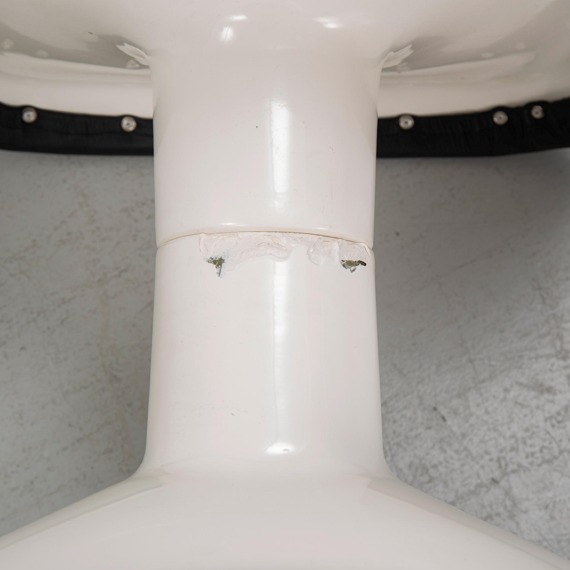 Yrjö Kukkapuro, fåtölj med fotpall, "Karuselli", Avarte, Finland efter 1980.