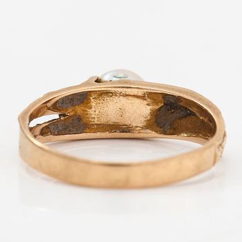 Björn Weckström, A 14K gold and cultured pearl ring "Polar spring". Lapponia 1969.