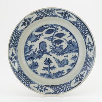 A blue and white dish for the South East Asian market, 17th/18th Century.