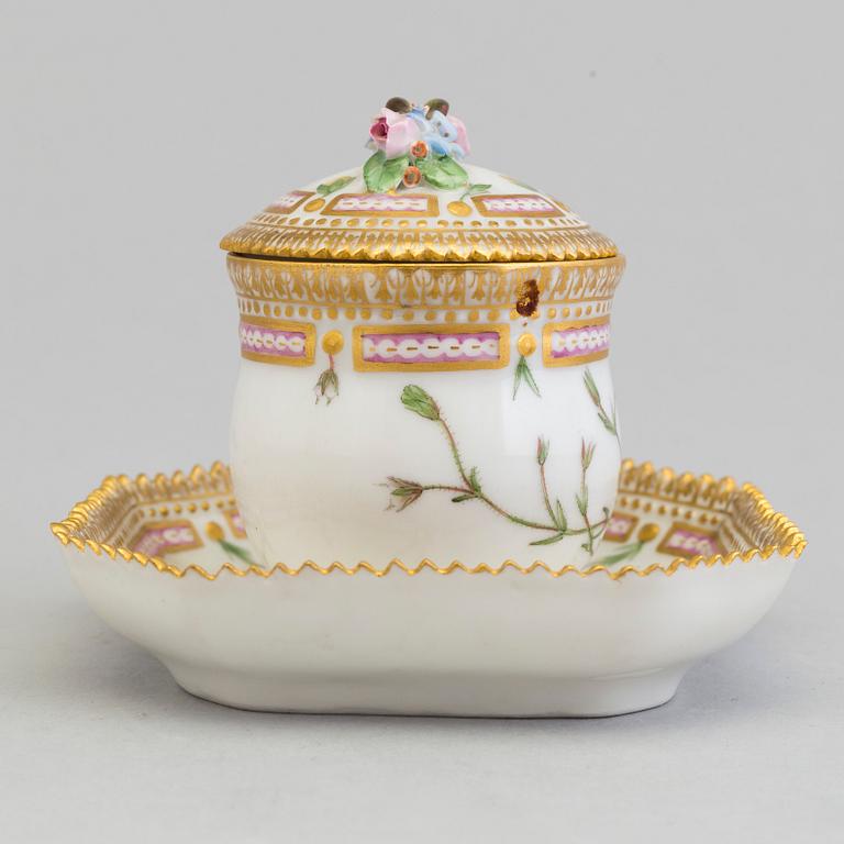 A Royal Copenhagen 'Flora Danica' custard cup with lid and plate model #3514 and #3515.