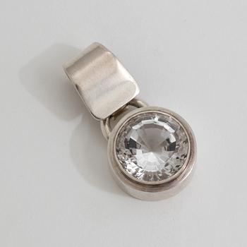 A rock crystal pendant by Anders Högberg, Göteborg, 1989.