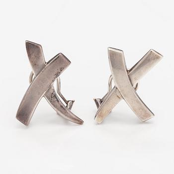 Tiffany & Co, A pair of sterling silver earrings "X Kiss". Marked Paloma Picasso, TIffany & co.