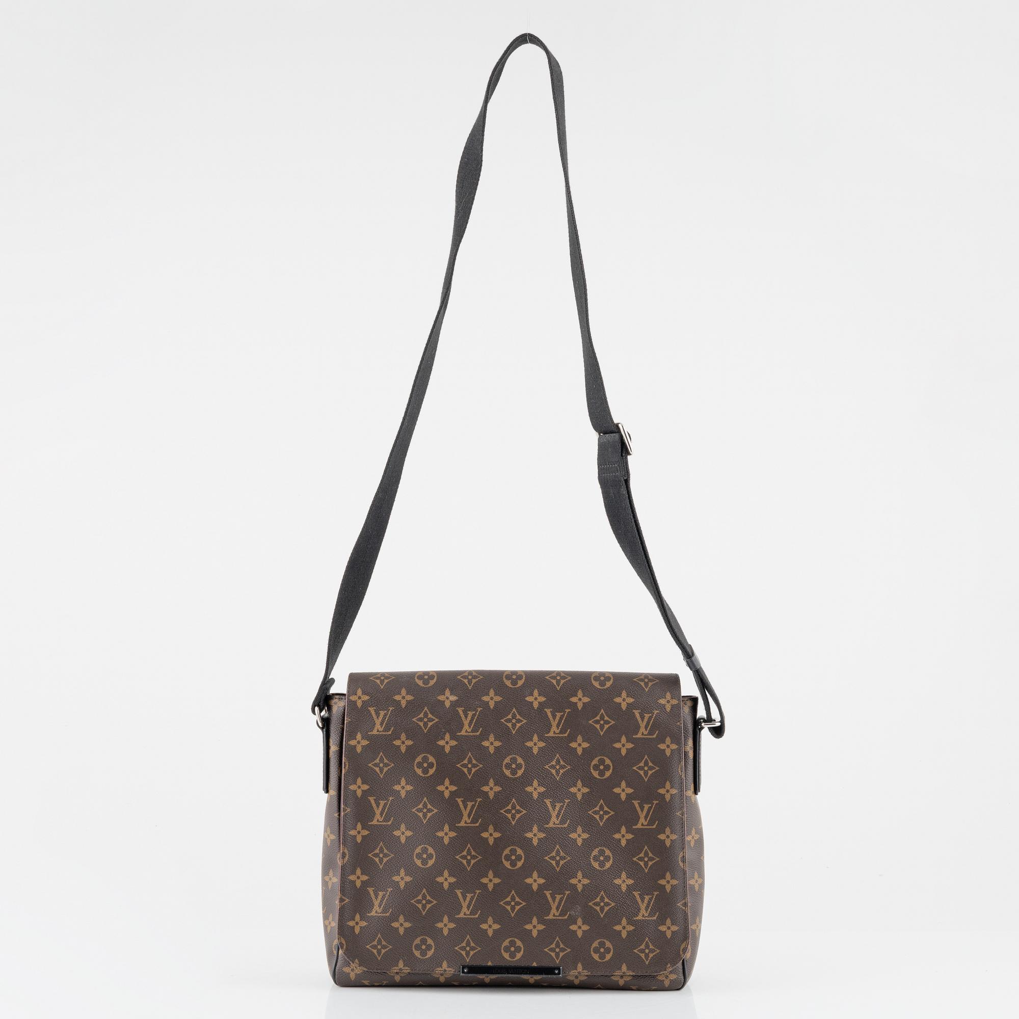 Louis Vuitton, a monogram canvas 'Beaubourg' cross body bag, 2016.