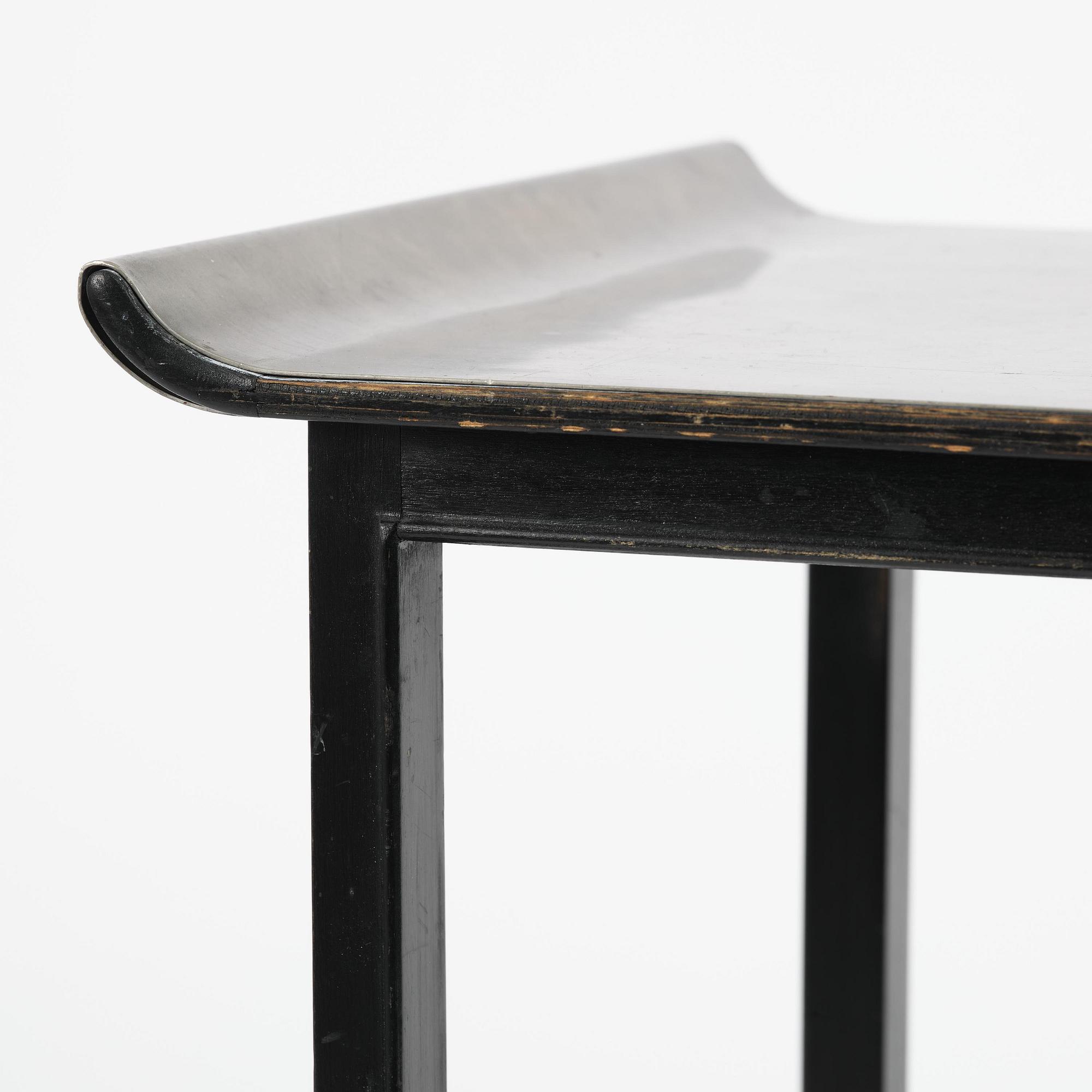 Firma Svenskt Tenn, tebord, modell "A 423", Stockholm, 1932.