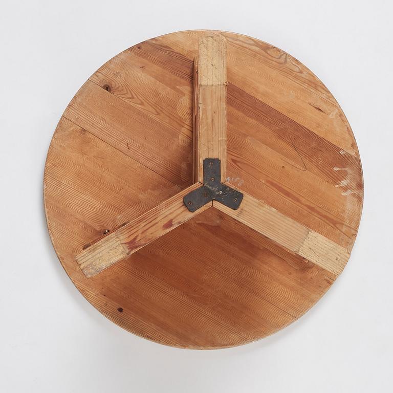 Nordiska Kompaniet, a Swedish Modern "Lovö" pine table, 1940s.