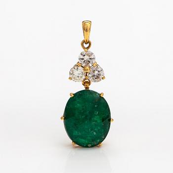 An 18K gold pendant with an emerald and diamonds ca. 2.00 ct in total. AIG certificate.