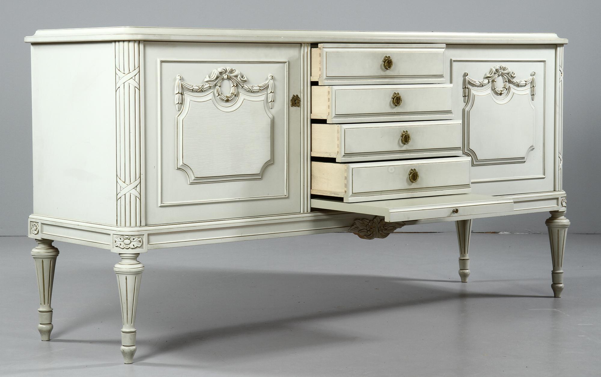 MATSALSGRUPP, 13 delar, gustaviansk stil, 1900-tal.