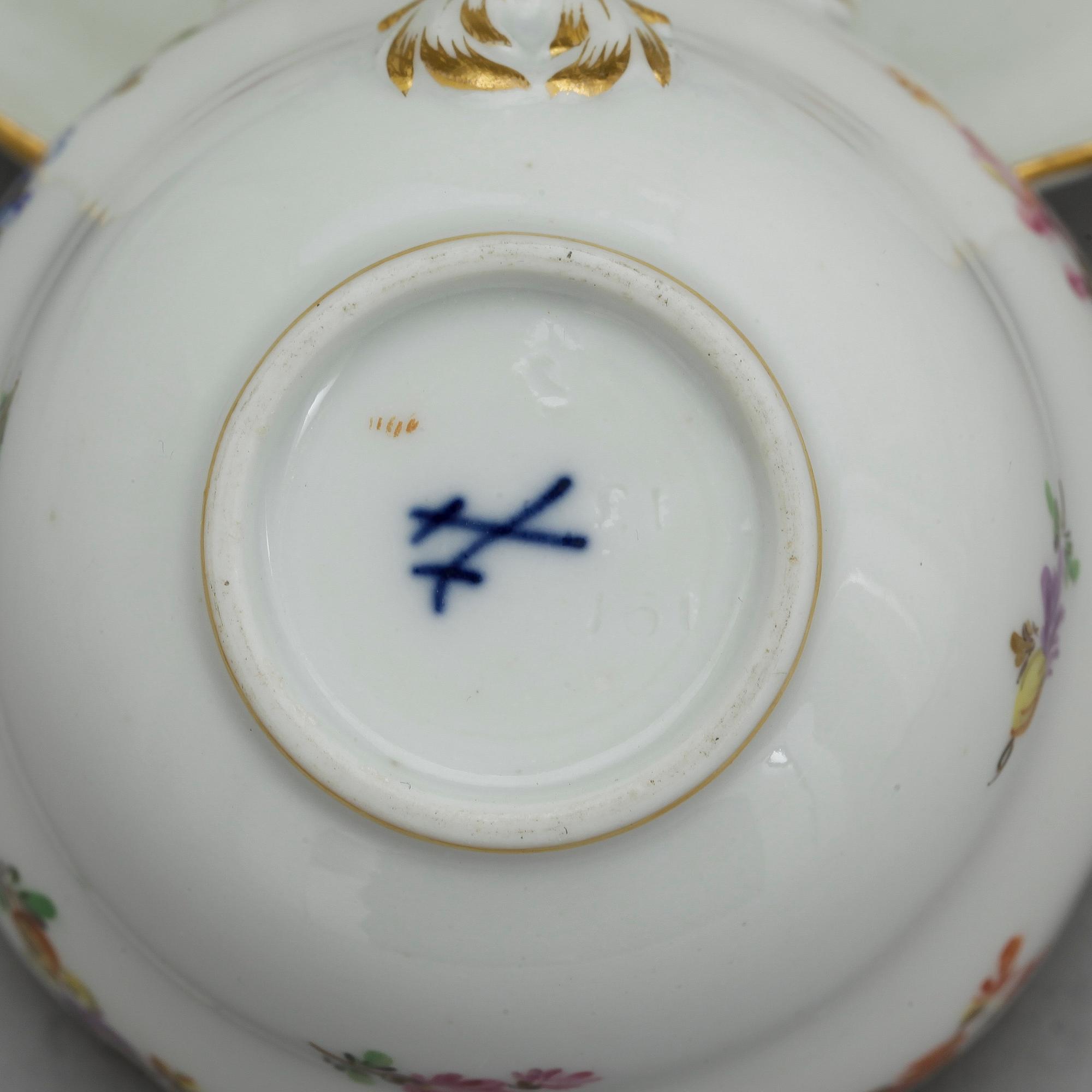 KAFFEKOPPAR, 7 st, samt ett fat och skålfat, porslin, Meissen, 1900-tal.