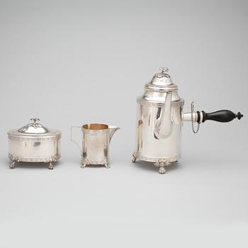 KAFFESERVIS, 3 delar, silver, gustaviansk stil, bland annat Jacob Engelberth Torsk, Stockholm 1896. Tot ca 1345 gram.