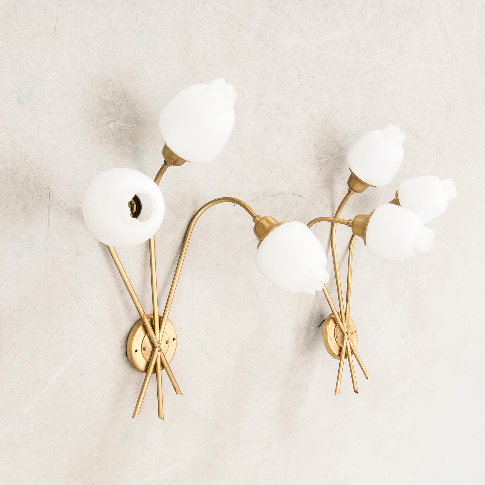 Wall sconces, a pair.
