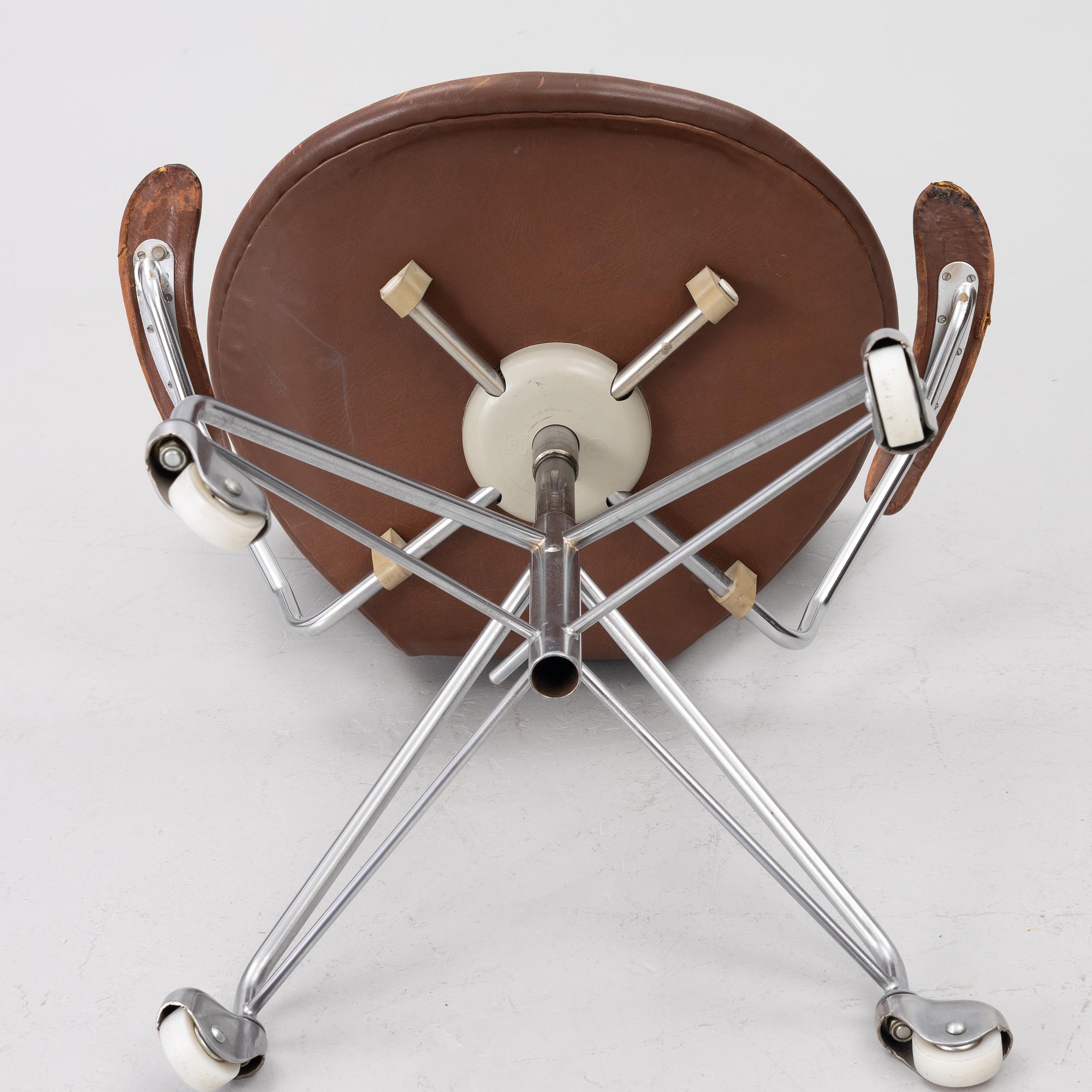 Arne Jacobsen, skrivbordsstol, "Sjuan", Fritz Hansen, Danmark, 1969-tal.