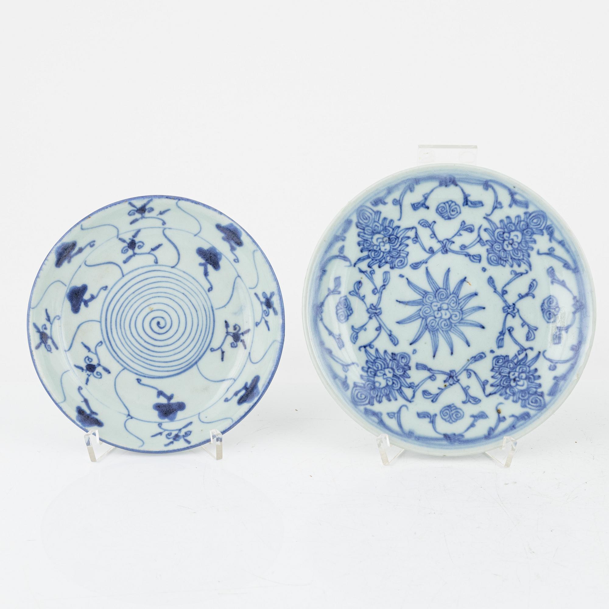 Dishes and a ginger jar, China, 19th century.