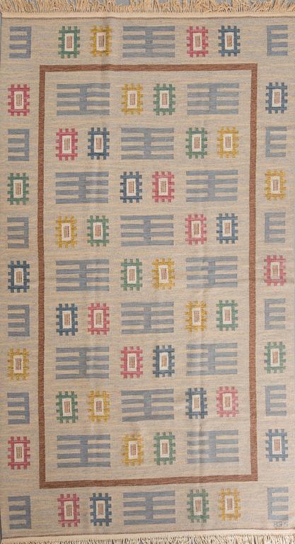 MATTA, rölakan, monogramsignerad AGS (Anna-Greta Sjöqvist), ca 325 x 203 cm.