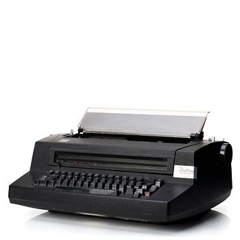 Skrivmaskin, IBM Selectric Typewriter 670X samt fotografi, Mikael Jansson.