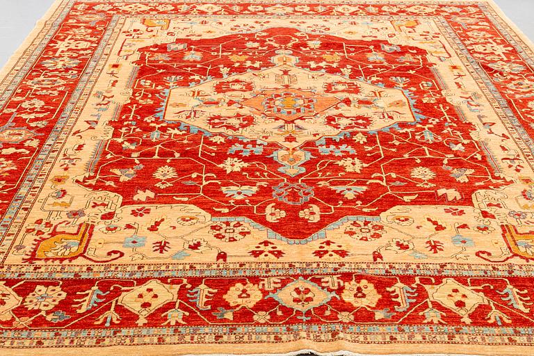 A serapi design carpet, 390 x 305 cm.