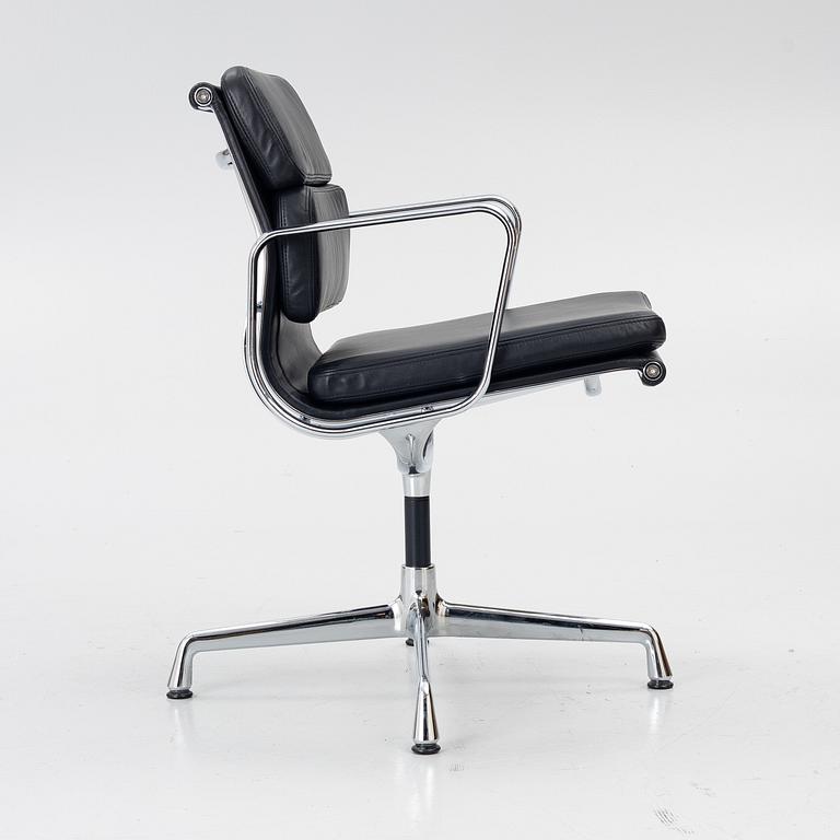 Charles & Ray Eames, Office chair, “EA208 Soft Pad Chair”, Vitra.