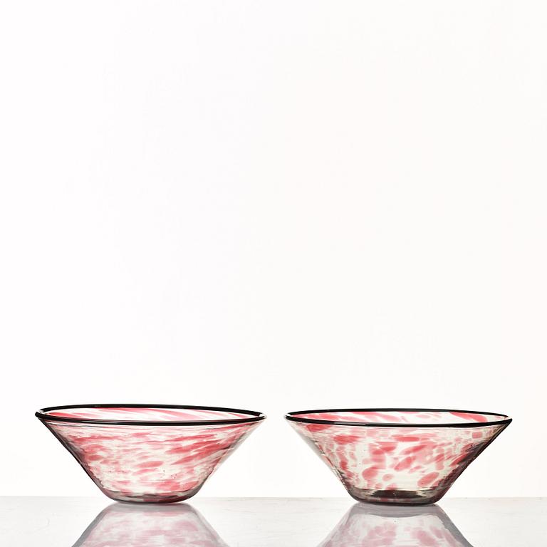 Simon Gate, a pair of glass bowls, Orrefors, Sweden ca 1930.