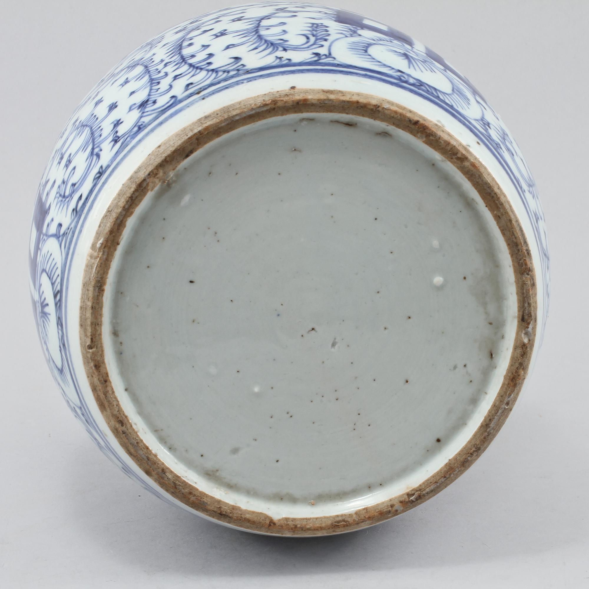 INGEFÄRSKRUS, porslin, Kina, 1800-tal.