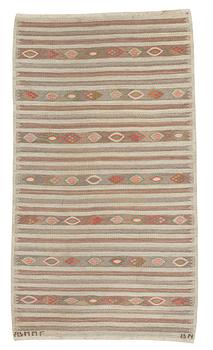 Barbro Nilsson, A CARPET. "Åkerbär, ljus". Tapestry weave. 169,5 x 96 cm. Signed AB MMF BN.