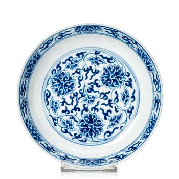 A blue and white lotus dish, Qing dynasty with Guangxu six character mark.