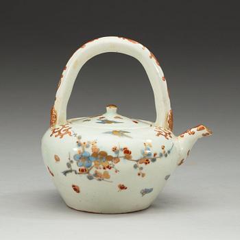 TEKANNA med LOCK, porslin. Japan, Edo (1603-1868).