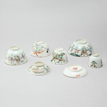 Five pieces of porcelain from China, 20th century.