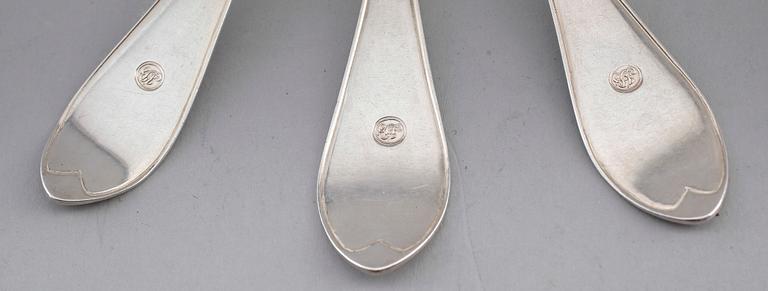 SKEDAR, 14 st snarlika, silver, svenska stämplar 1800-/1900-tal. Vikt ca 450 g.