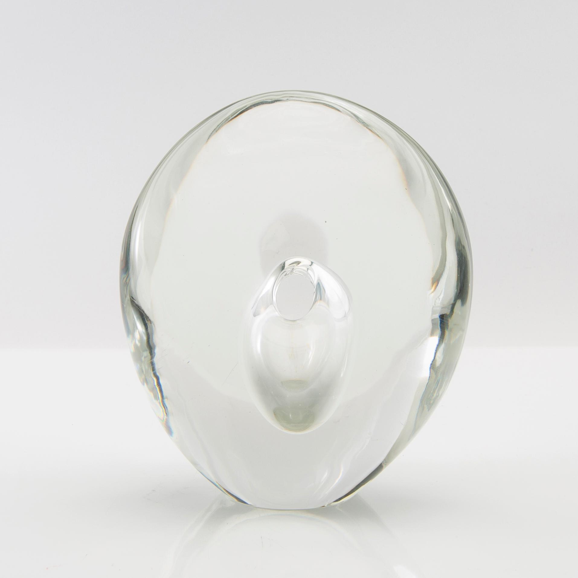 Timo Sarpaneva,  a 'Sitting bird' glass sculpture, model 3567, signed Timo Sarpaneva Iittala -55.