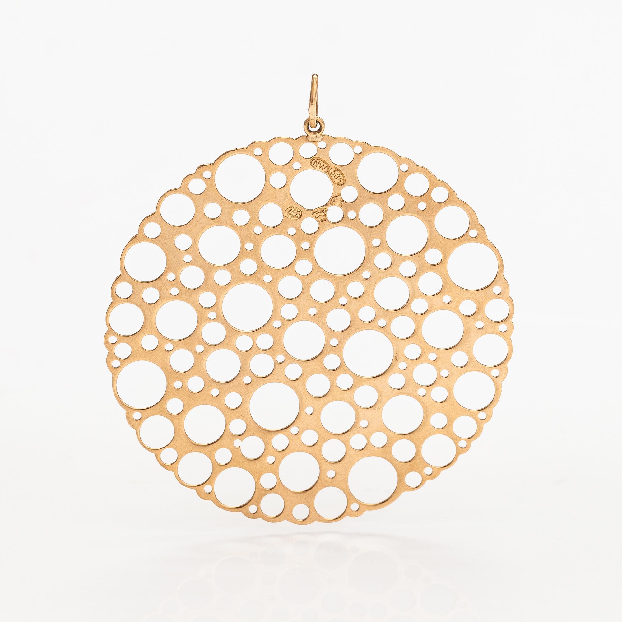 Liisa Vitali, A 14K gold pendant "Pitsi". Westerback, Helsinki 1971.