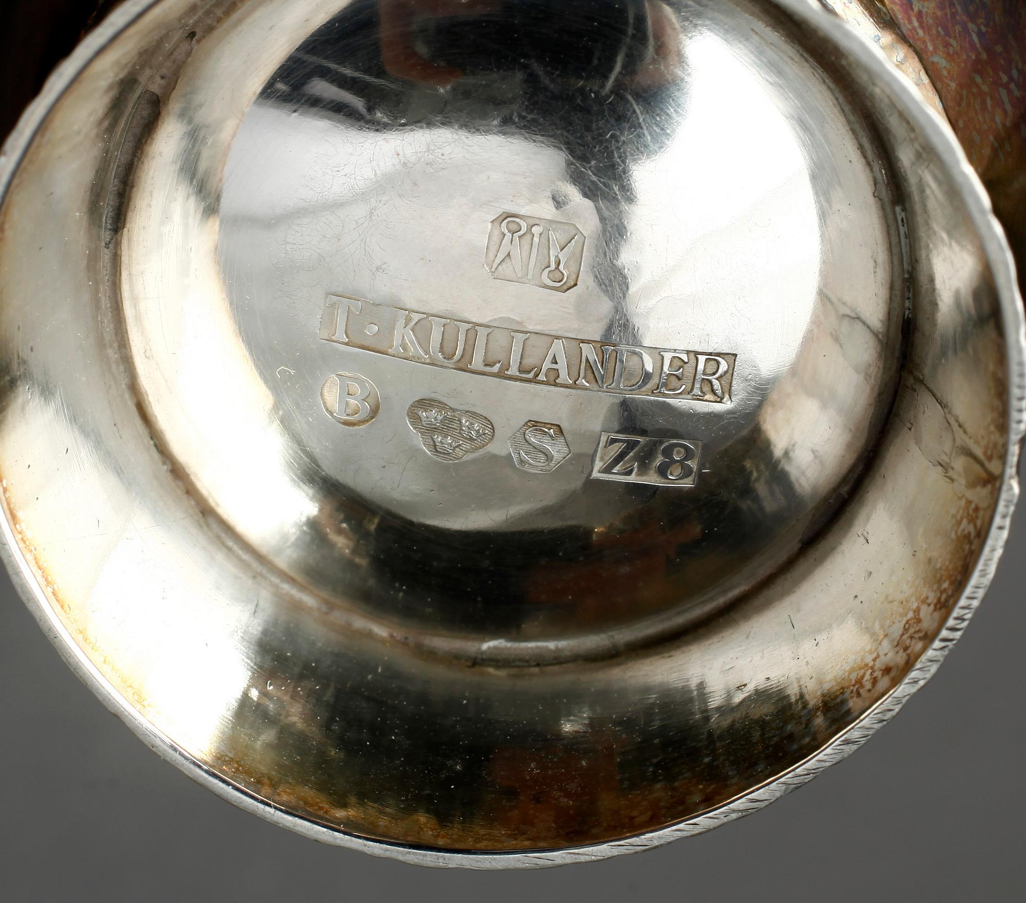 SKÅLFAT SAMT VAS, silver, T. Kullander, Borås 1963 resp 1950. Vikt 595 gram.