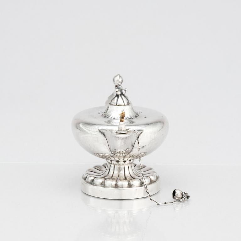 Georg Jensen, bordständare / oljelampa, Köpenhamn, 1915-19, design nr 13, 830/1000 silver.