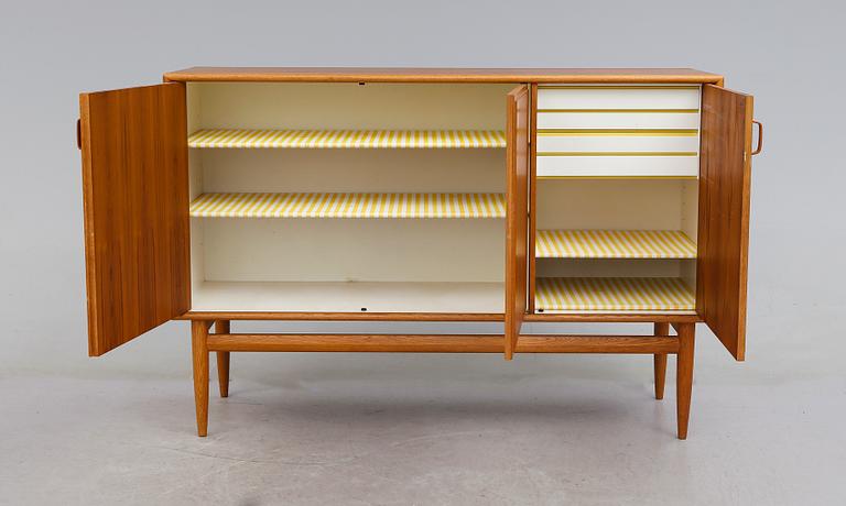 SIDEBOARD, Bertil Fridhagen, Bodafors, 1900-talets andra hälft.