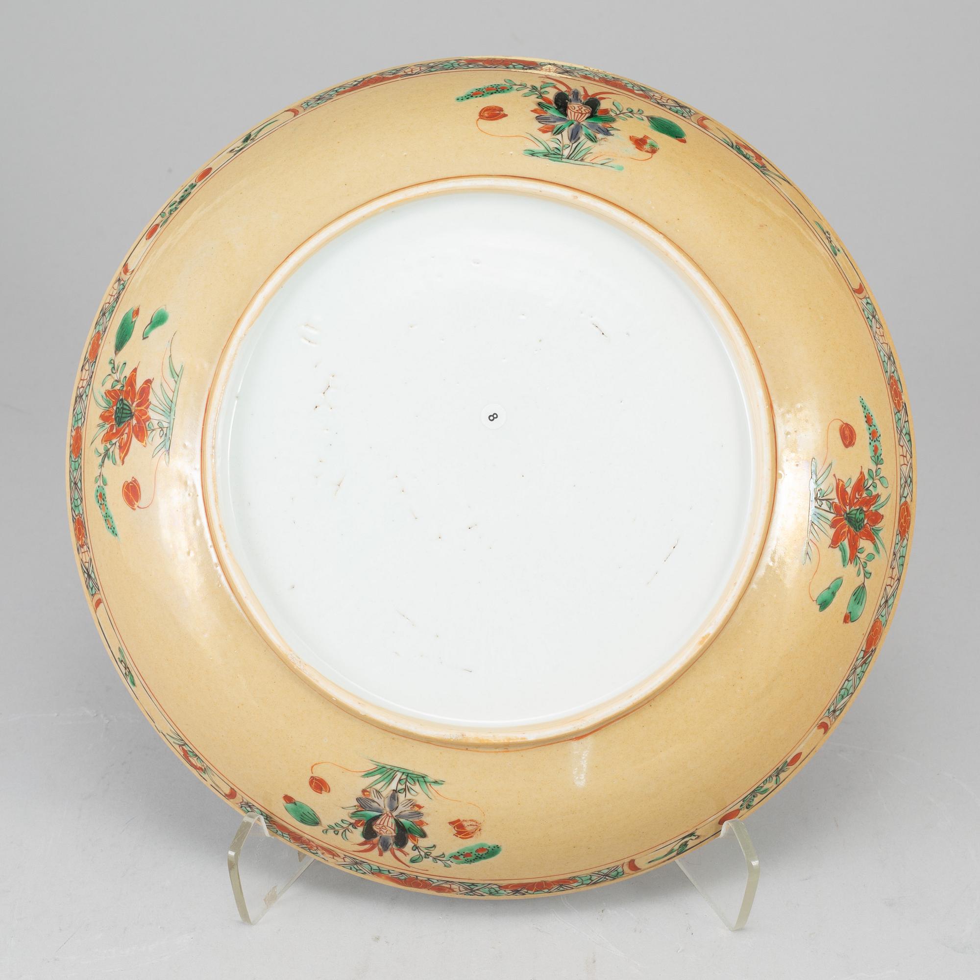 A famille verte and cafe au lait dish, Qing dynasty, Kangxi (1662-1722).
