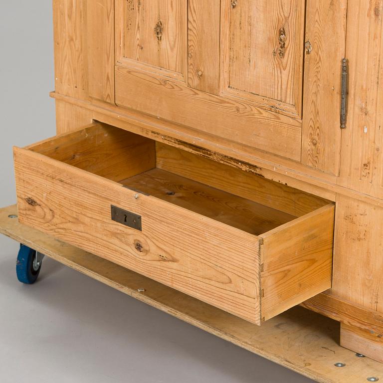 Cupboard. Folk art, Denmark, late 19th century.