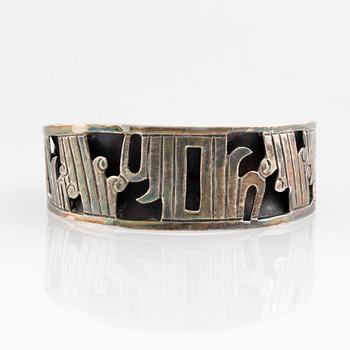 Silver bangle, Mexico.