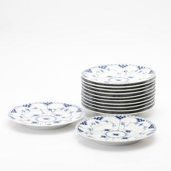Royal Copenhagen, assietter, 12 st, porslin, "Musselmalet helblonde", Danmark.