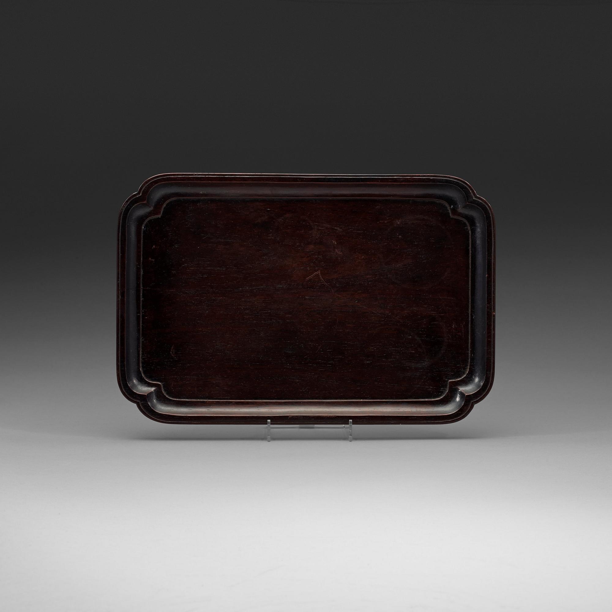 BRICKA, troligen Zitanträ. Qingdynastin (1662-1912).