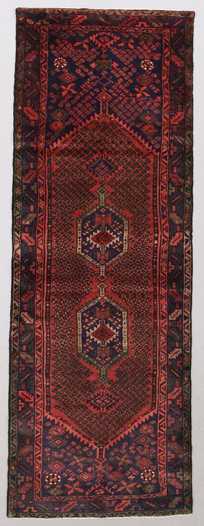 MATTA, Hamadan, ca 290 x 105 cm.