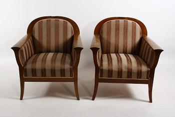 FÅTÖLJER, ett par, 1930/40-tal.