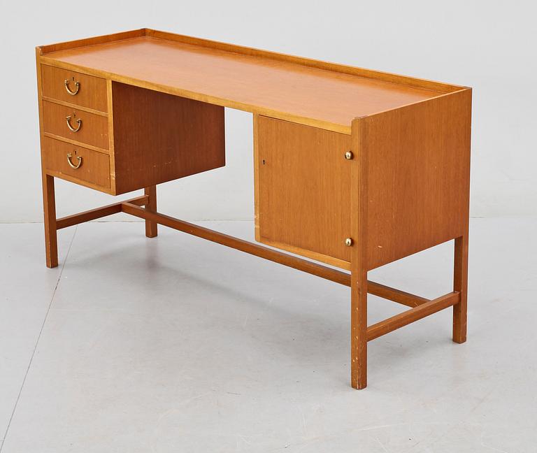 SMINKBORD, Josef Frank för Firma Svenskt Tenn, 1900-talets mitt.