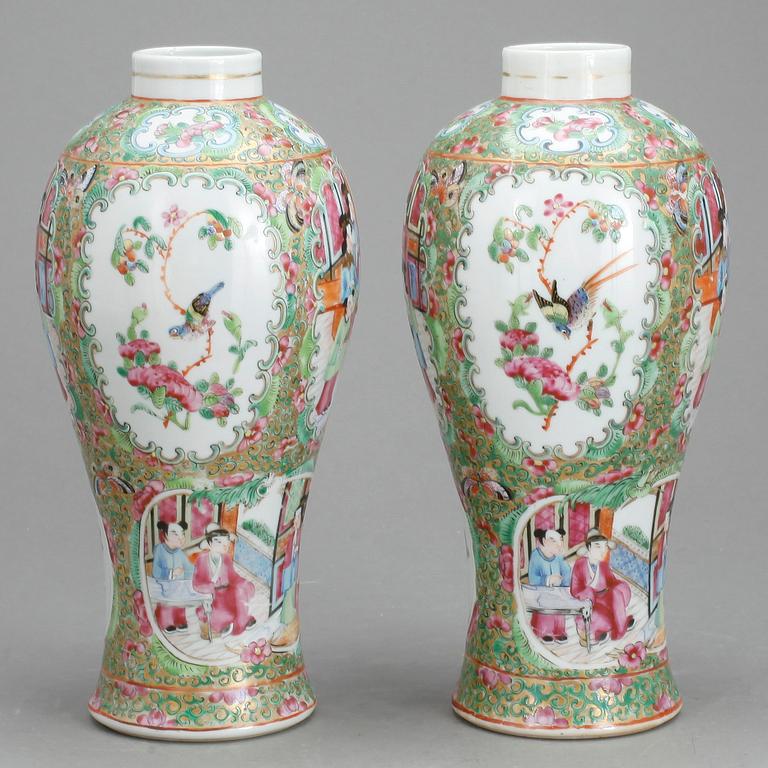 VASER,  ett par, porslin, Kanton 1800-tal.