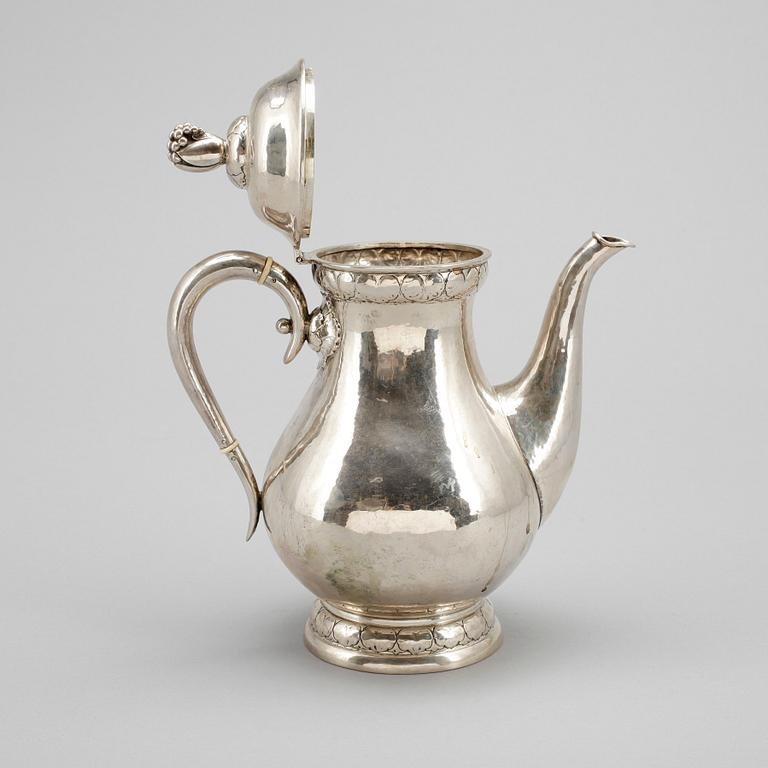 KAFFEKANNA, silver, Köpenhamn 1920, total vikt 598 gram.