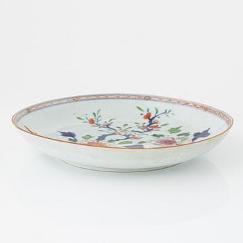 A set of five famille rose dishes, Qing dynasty, 18th Century.