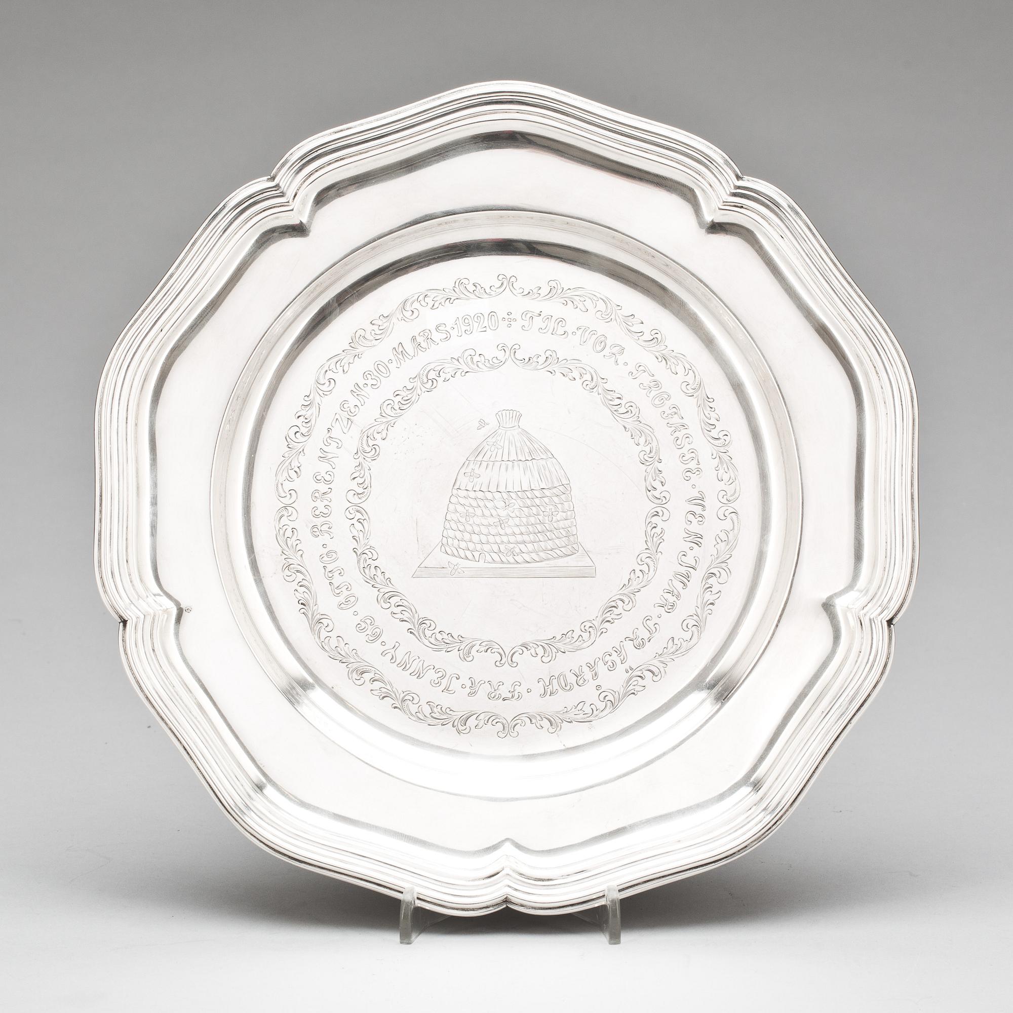 Fat, silver 830, J. Tostrup, Norge. Vikt ca 376 gram.